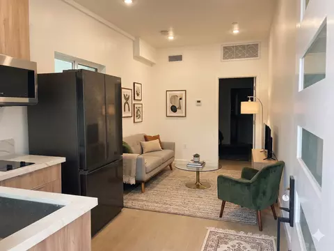 1376 Edgecliffe Dr, Los Angeles, CA 90026