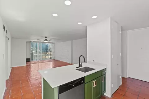 1103 Harry Wurzbach Rd, San Antonio, TX 78209