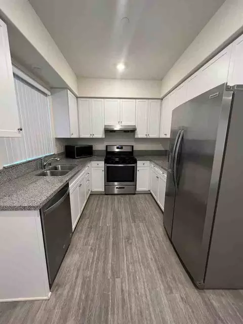 521 575 N Erie St, Pomona, CA 91768