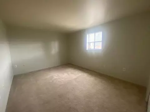 815 Charles St, Carnegie, PA 15106