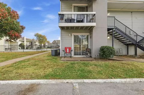 8502 E 66th Pl, Tulsa, OK 74133