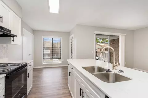 5300 New Centre Dr, Wilmington, NC 28403 photo 5