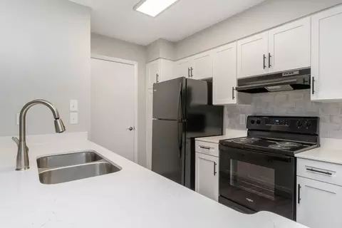 5300 New Centre Dr, Wilmington, NC 28403 photo 3