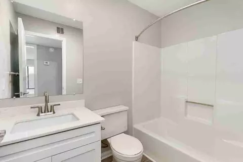 5300 New Centre Dr, Wilmington, NC 28403 photo 9