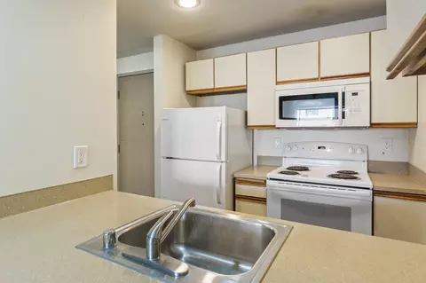 1151 N 94th St, Seattle, WA 98103