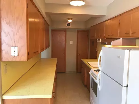 996 W Van Buren Ave, Saint Paul, MN 55104