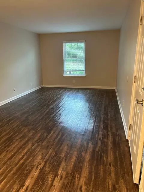 4500 Westport Woods Ln, Louisville, KY 40245
