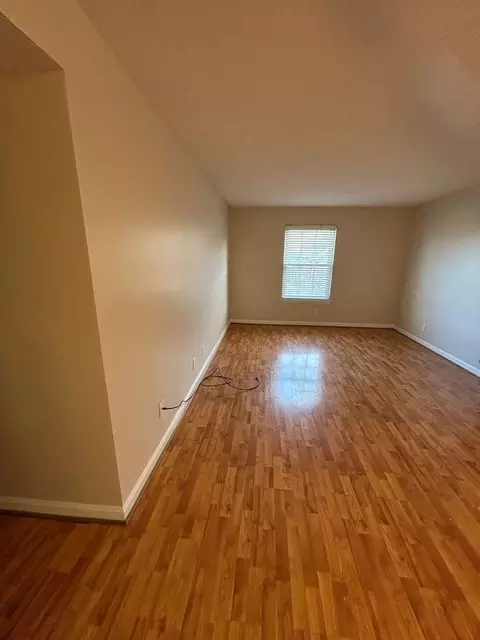 4500 Westport Woods Ln, Louisville, KY 40245