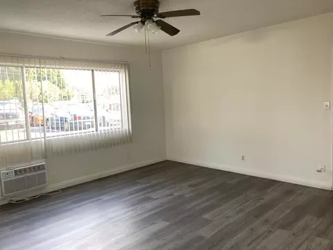 7742 Lankershim Blvd, Los Angeles, CA 91605