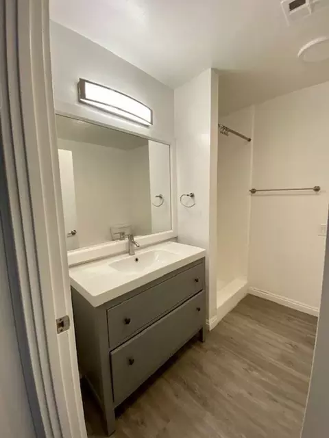 938 4th St, Santa Monica, CA 90403