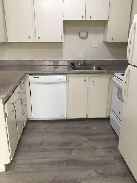 15301 SE Division St, Portland, OR 97236
