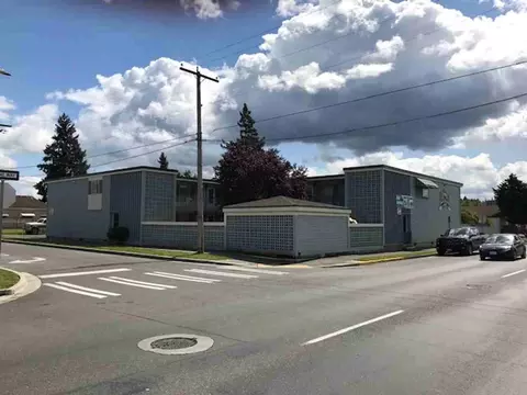 319 2nd St NE, Puyallup, WA 98372