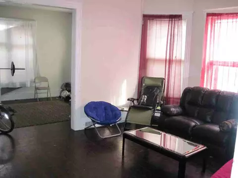 2609 N Maryland Ave, Milwaukee, WI 53211