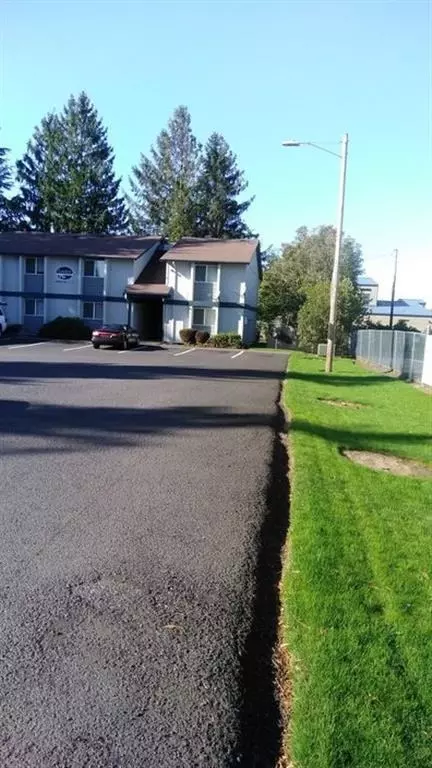 951 NE Linden Ave, Gresham, OR 97030 photo 17