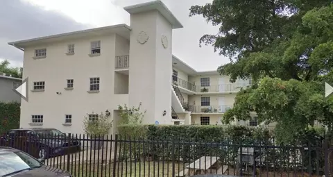 3270 W Trade Ave, Miami, FL 33133