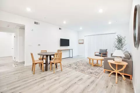 14748 Victory Blvd, Los Angeles, CA 91411