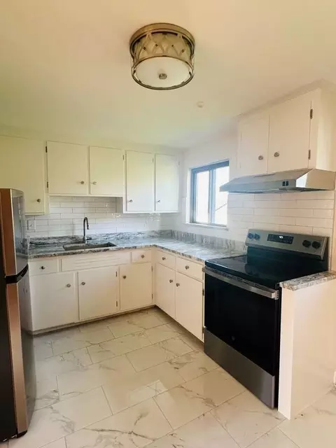 836 Sea St, Quincy, MA 02169