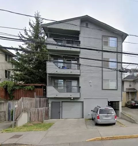 812 NE 42nd St, Seattle, WA 98105
