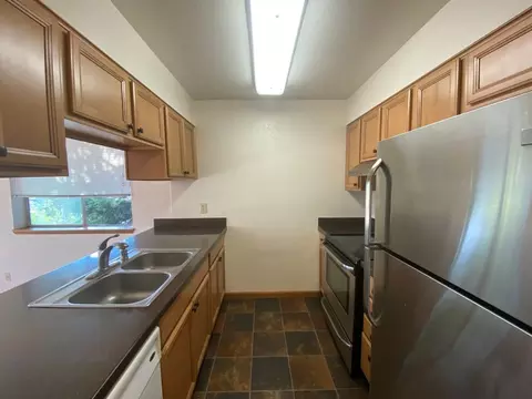 812 NE 42nd St, Seattle, WA 98105
