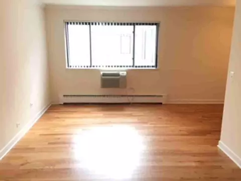 5423 N Winthrop Ave, Chicago, IL 60640
