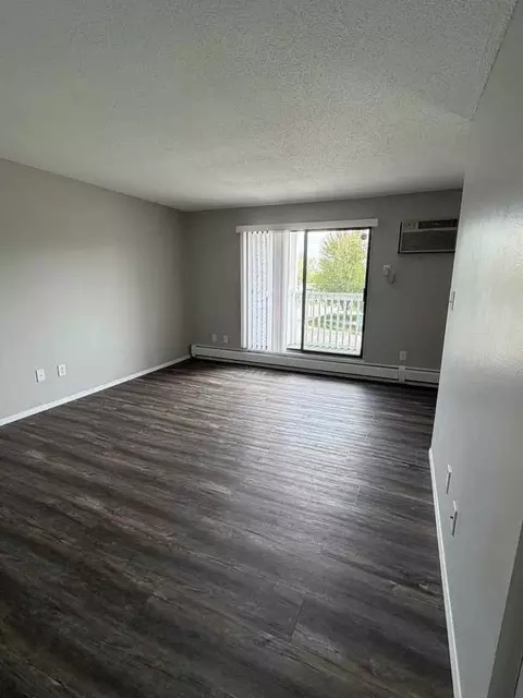 1053 County Road D E, Little Canada, MN 55109