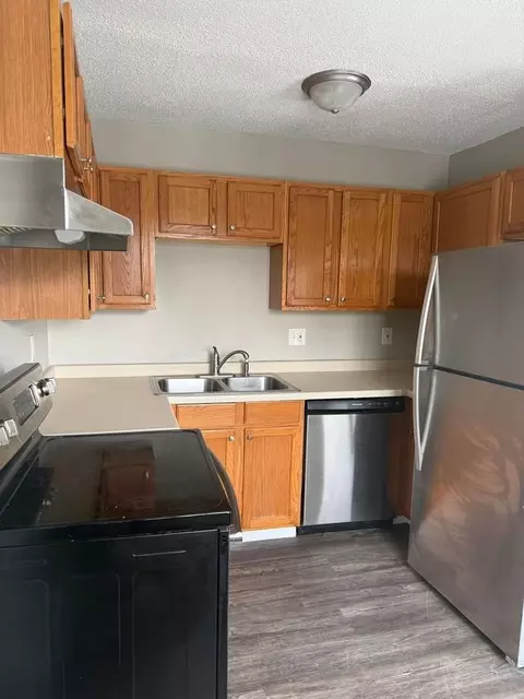 1053 County Road D E, Little Canada, MN 55109