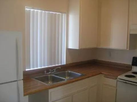 965 W Lincoln Ave #13, Escondido, CA 92026