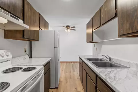4601 Shoreline Dr #101, Spring Park, MN 55384