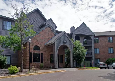 10275 Greenbrier Rd #005315, Minnetonka, MN 55305