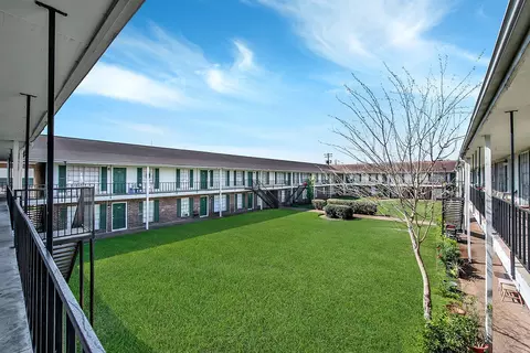 900 N Durham Dr #152, Houston, TX 77008