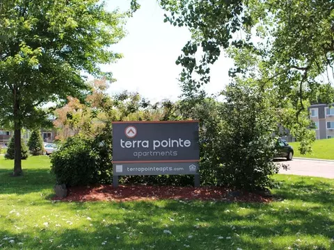 1950 Burns Ave #90-220, Saint Paul, MN 55119