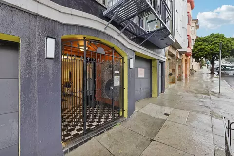 1260 Broadway St #302, San Francisco, CA 94109