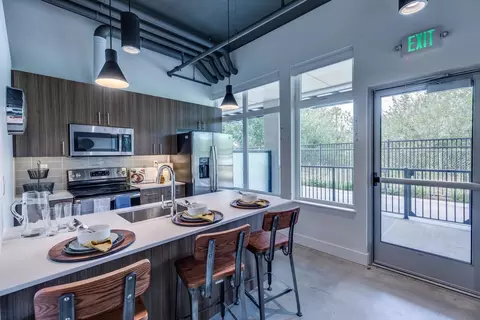 15907 Ash Way #E305, North Lynnwood, WA 98087