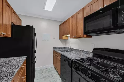 5015 Battery Ln #0405, Bethesda, MD 20814