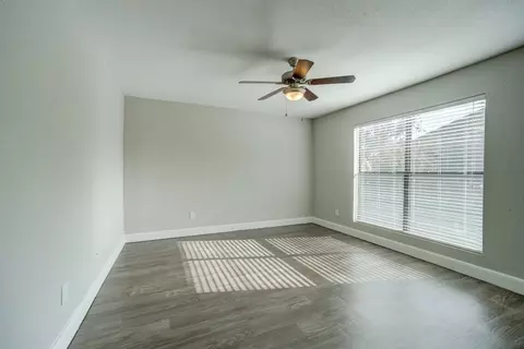 10925 Briar Forest Dr #2101, Houston, TX 77042