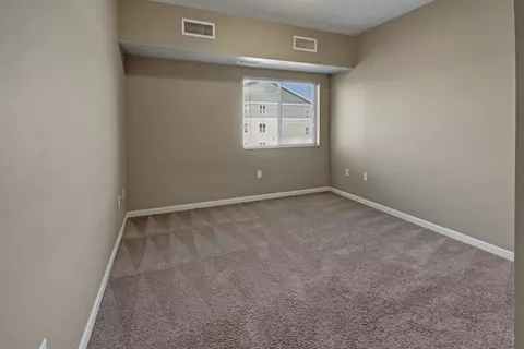 123 30th St E #1306, Williston, ND 58801 photo 6