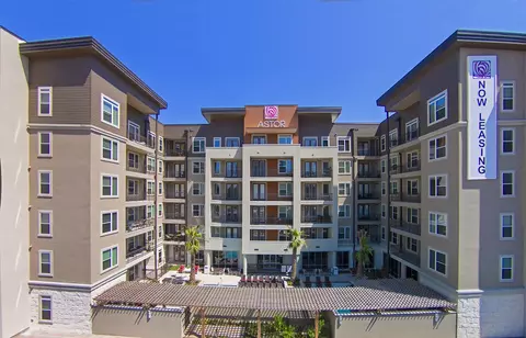 502 S Post Oak Rd #604, Houston, TX 77056