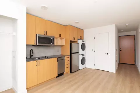 802 5th Ave N #214, Seattle, WA 98109