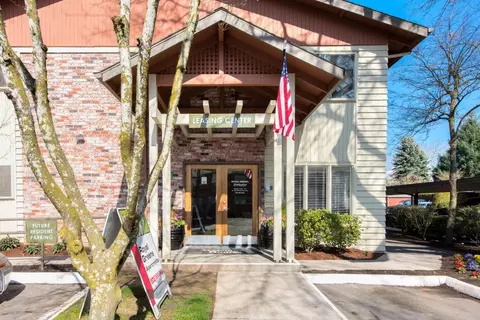 2124 NE 19th St #208, Gresham, OR 97030