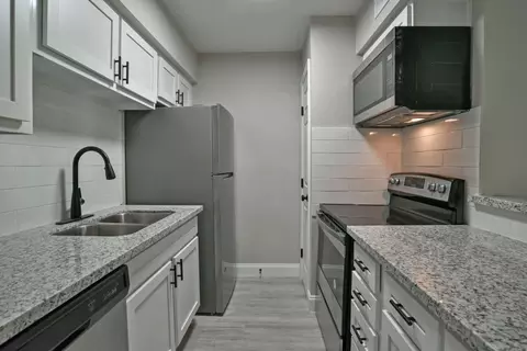 7500 Pinemont Dr #1-706, Houston, TX 77040