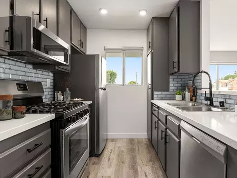 7240 Corbin Ave #214, Los Angeles, CA 91335