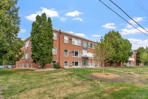 1697 Fry St #1717-5, Falcon Heights, MN 55113