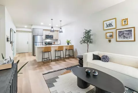 10631 8th Ave NE #884, Seattle, WA 98125