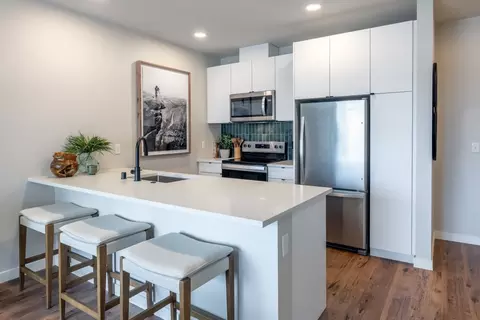 225 Broadway #710, Seattle, WA 98104