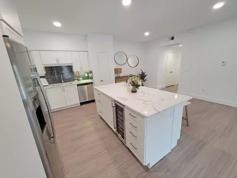 7700 Greenway Blvd #B-2, Dallas, TX 75209