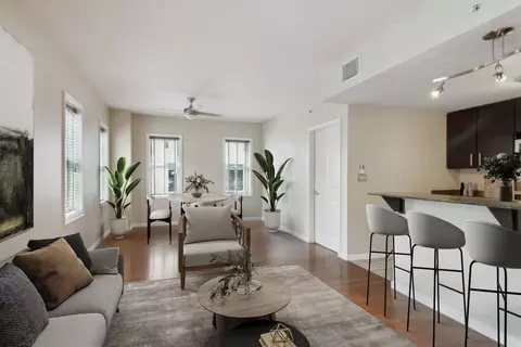927 Poeyfarre St #403, New Orleans, LA 70130