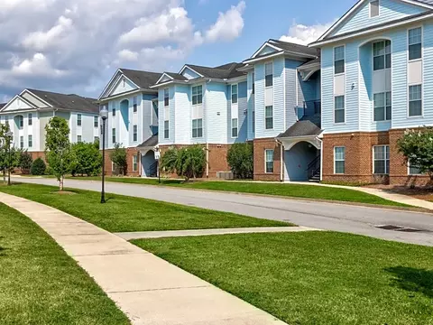 1300 Independence Place Dr #923, Hinesville, GA 31313