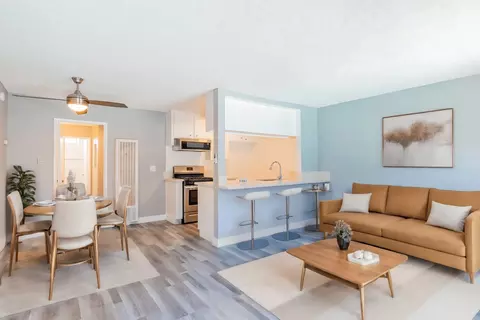 14630 Saticoy St #207, Los Angeles, CA 91405