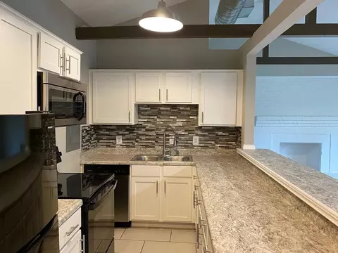 4950 Live Oak St #1-113, Dallas, TX 75206