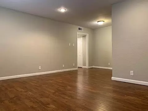 4950 Live Oak St #1-113, Dallas, TX 75206